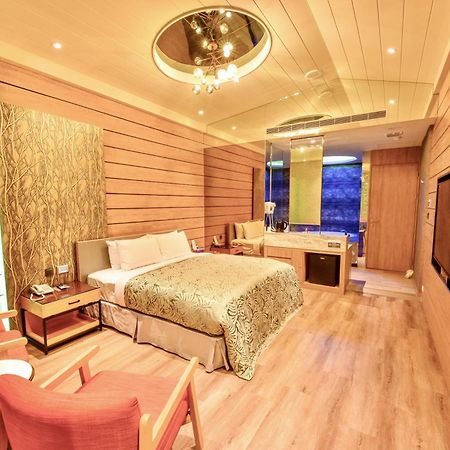 Luv U Motel Kaohsiung Luaran gambar