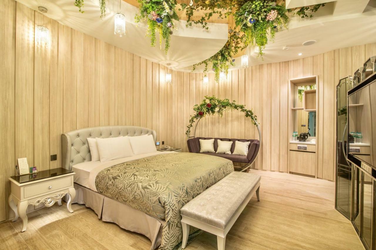 Luv U Motel Kaohsiung Luaran gambar